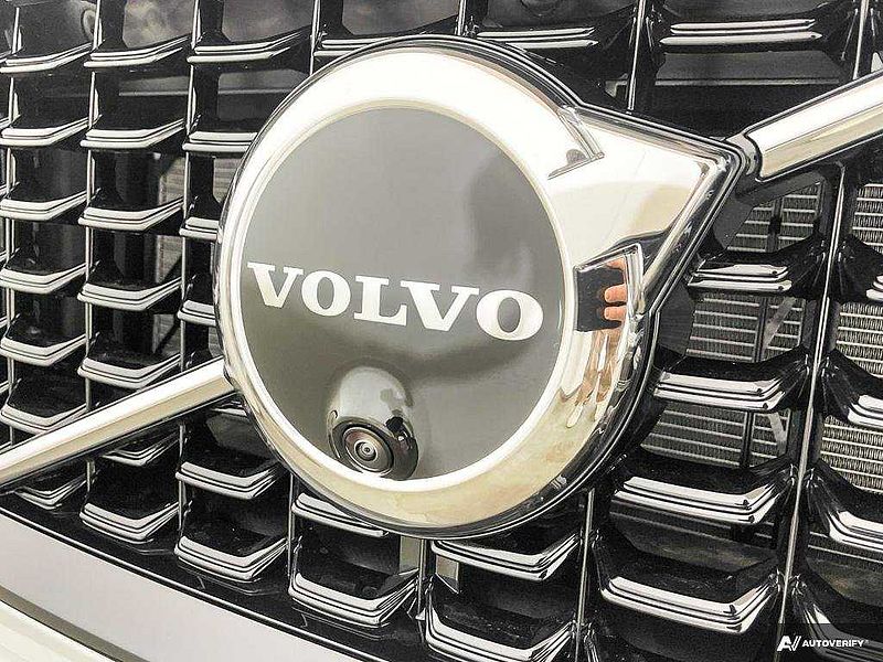 Volvo  PLUS DARK THEME